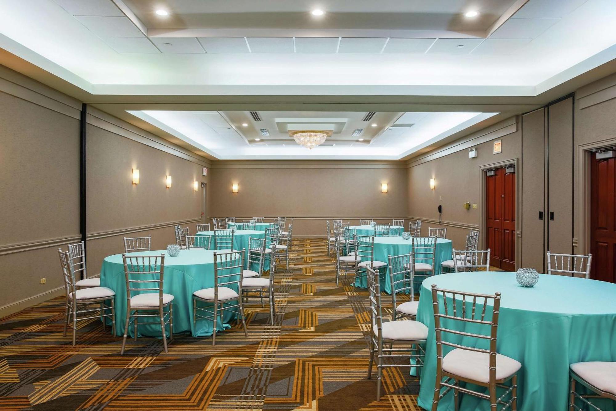 Hotel Hilton Chicago/Oak Lawn Esterno foto